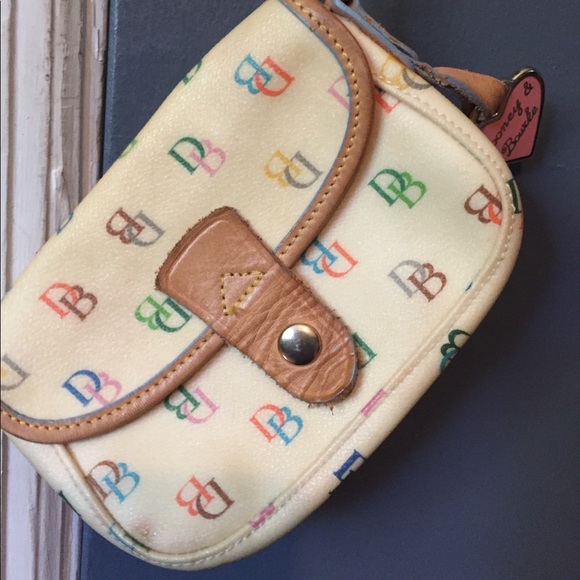 Dooney & Bourke Handbags - Vintage Dooney and Bourke Wristlet